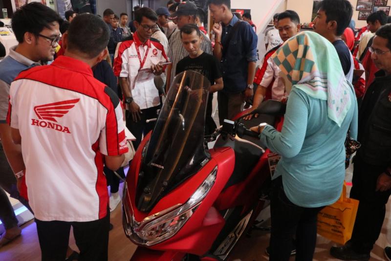 Penjualan sepeda motor Honda di IIMS 2018 mencapai angka 911 unit