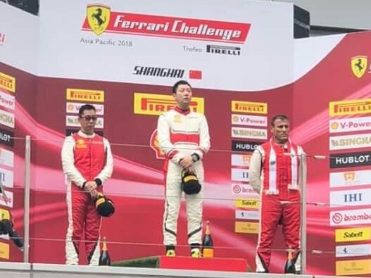 Setiawan Santoso (kiri), lakukan vini vidi vici di Shanghai International Circuit. (foto : ist)