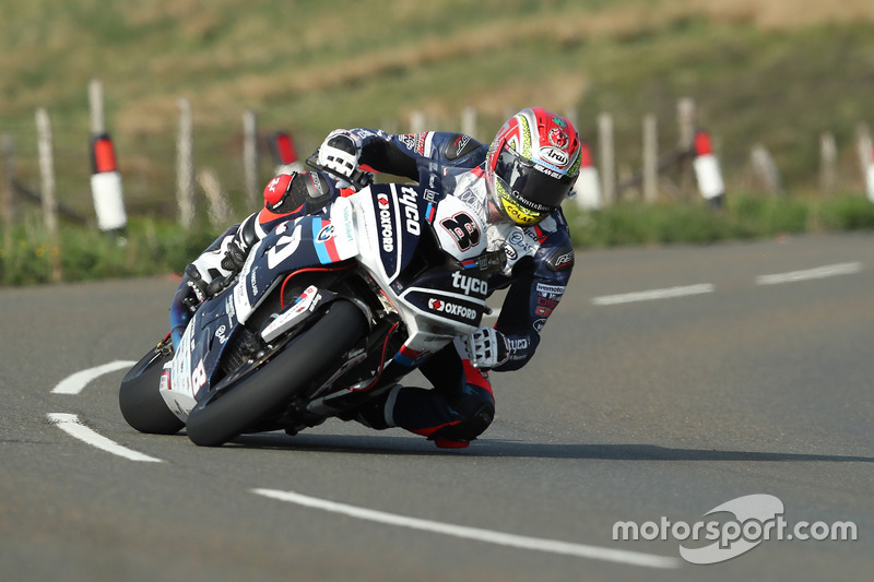 Dan Kneen mengalami kecelakaan naas Superbike di Isle of Man TT, Rabu (30/5) - (foto: motorsport)