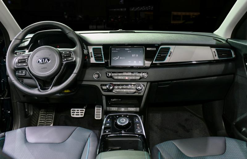 Paduan kenyamanan dan teknologi ada pada interior Kia Niro EV. (foto : ist)
