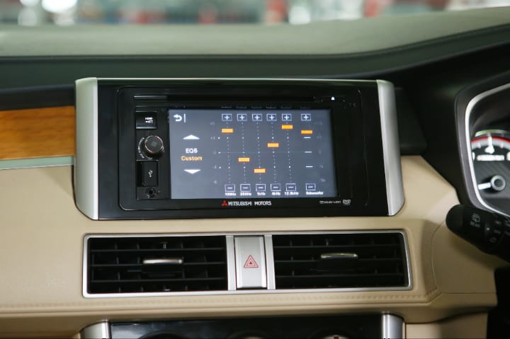 Cara mudah Maksimalkan Kualitas Audio Mitsubishi Xpander lewat pengaturan Equalizer. (foto: ist) 