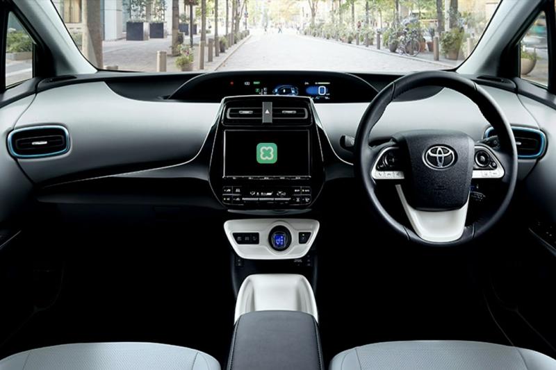 Aplikasi LINE Lengkapi Kecerdasan Buatan di Model Terbaru Toyota. (foto: LINE) 