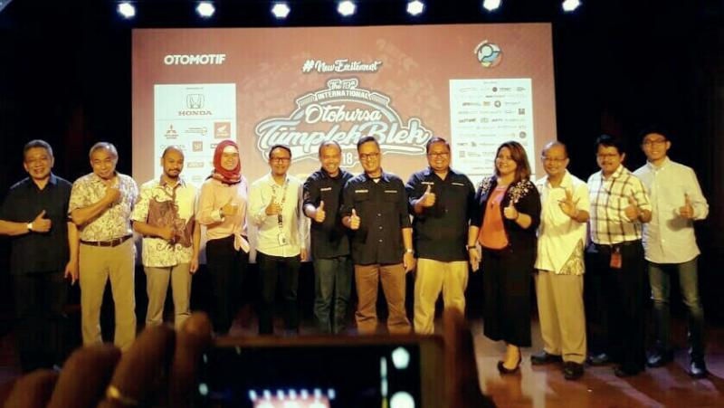 Panitia dan para sponsor Otobursa Tumplek Blek 2018 saat preskon di Jakarta. (foto : Ist)