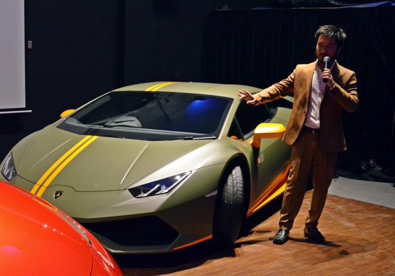 President Director Prestige Motorcars, Rudy Salim saat mempresentasikan Lamborghini Huracan Avio