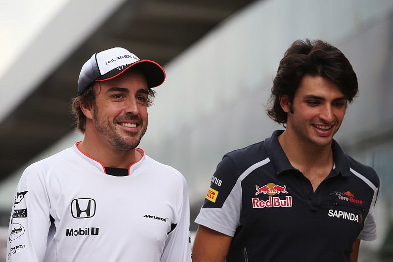 Fernando Alonso dan Carlos Sainz, dua pembalap Spanyol yang punya hubungan baik (ist) 