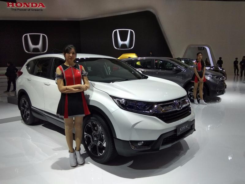 Mulai Agustus 2018, beli mobil Honda tipe apa pun gratis jasa servis sampai 50.000 KM atau 4 tahun. (foto: anto) 