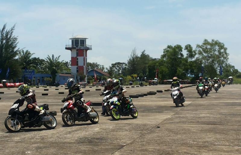 Balap road race masih populer di Padang