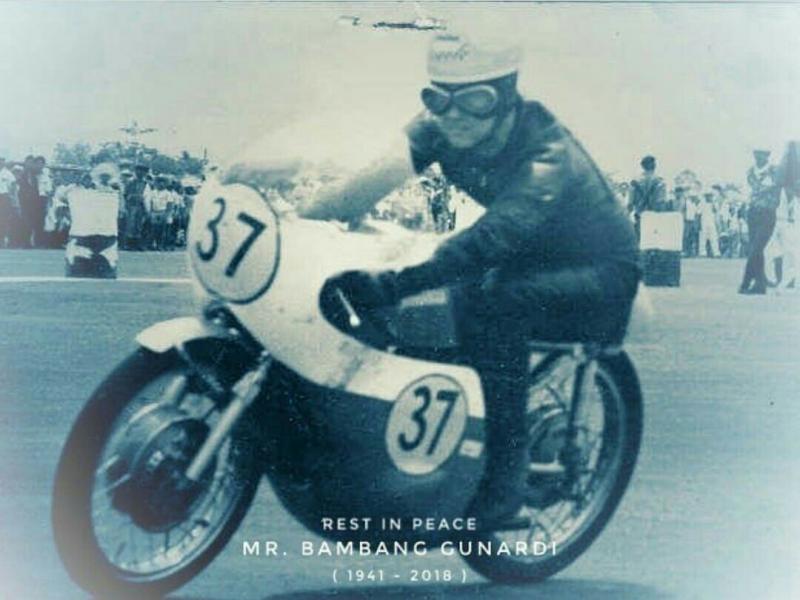 Penampilan Bambang Gunardi dengan motor Tohatsu pada Grand Prix 125 di Curug, Tangerang, 1965. (foto : dokumen)