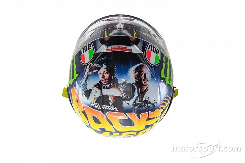 Desain helm Rossi terinspirasi dari film Back to the Future
