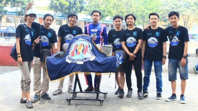 Jenderal Racing Team Unjani Cimahi disupport penuh TKM Racing. (foto : rayhan ardian)