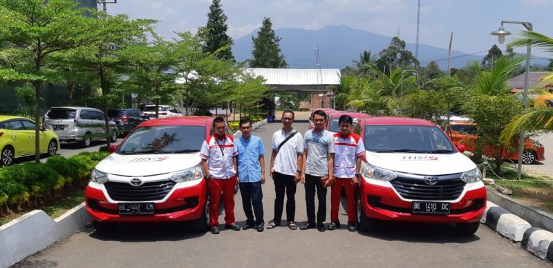Tim Auto2000 Home Service bersama Customer Retail di Lampung