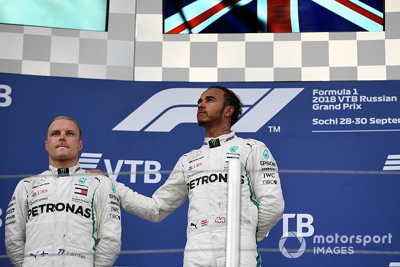 Duo Mercedes terlihat tidak gembira meski finish 1-2 di Rusia (ist)