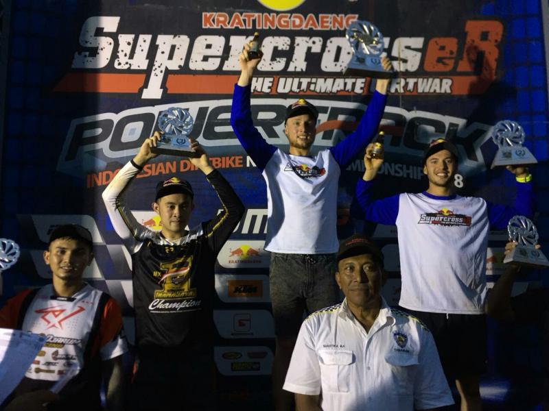 Lewis Stewart dan Andre Sondakh Juarai Kratingdaeng Supercross 2018