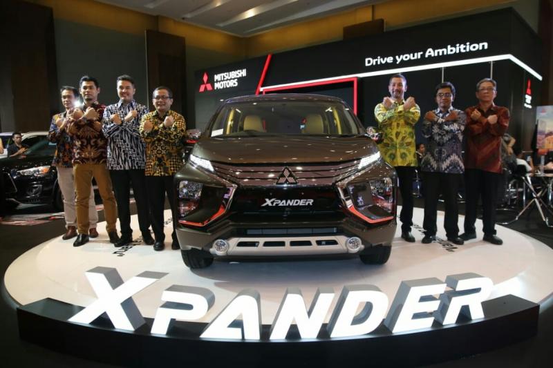 Xpander dengan kelir terbaru ada di GIIAS Medan 2018. (foto : ist)