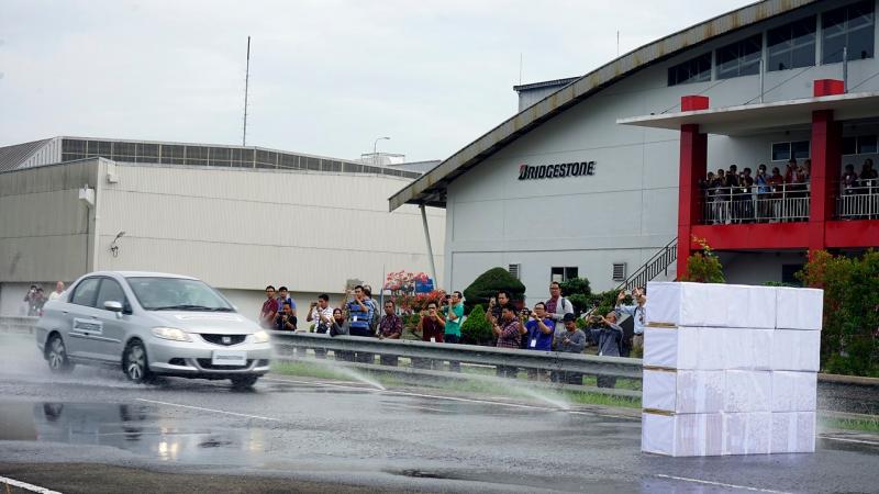 ASEAN Automobile Safety Forum 2018 berlangsung di Proving Ground Bridgestone di Karawang, Jawa Barat. (foto: Bridgestone) 