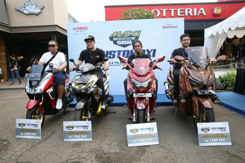 Para pemenang CustoMAXI di kota Bekasi. (foto : ist)