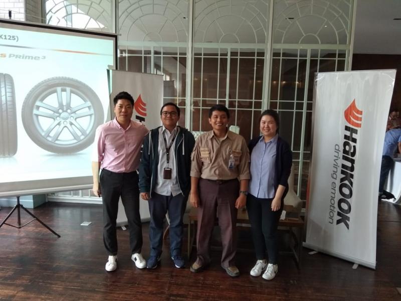 Manajemen Hankook Tire Indonesia turut memperkenalkan produk baru untuk 2019. (foto: anto) 