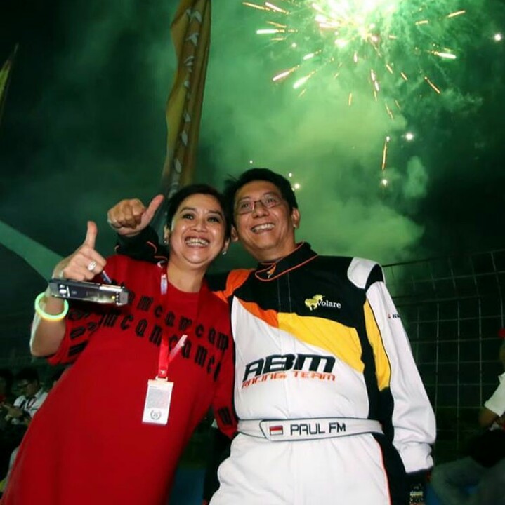 Paul Montolalu dan sang istri tercinta, Vivi Montolalu di ISSOM Night Race 2018. (fot0 :ist)