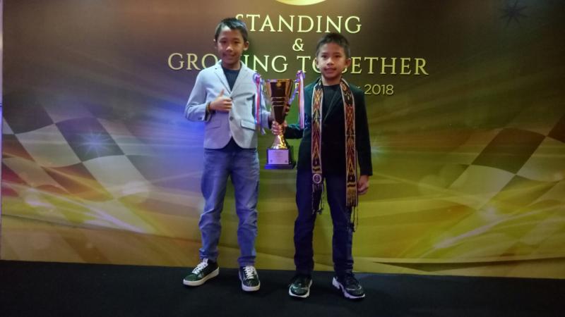 Calvin bersama abangnya, Aditya Wibowo cetak hattrick di IMI Award. (foto : bs)