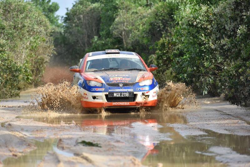 Trek lumpur jadi ujian Julian Johan di Rally Terengganu Malaysia