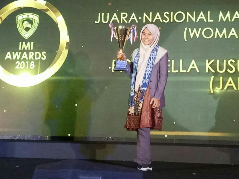 Fisichella Kusumawardhani, senang menjadi pembalap wanita pertama di kelasnya dapat IMI Award. (foto : bs)