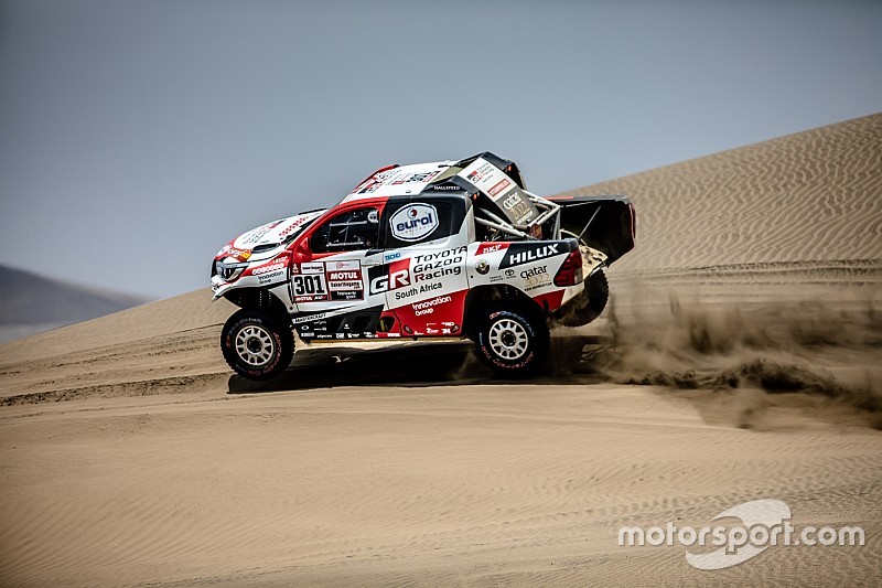 Mobil Toyota Hilux milik Al-Attiyah di Rally Dakar (ist) 