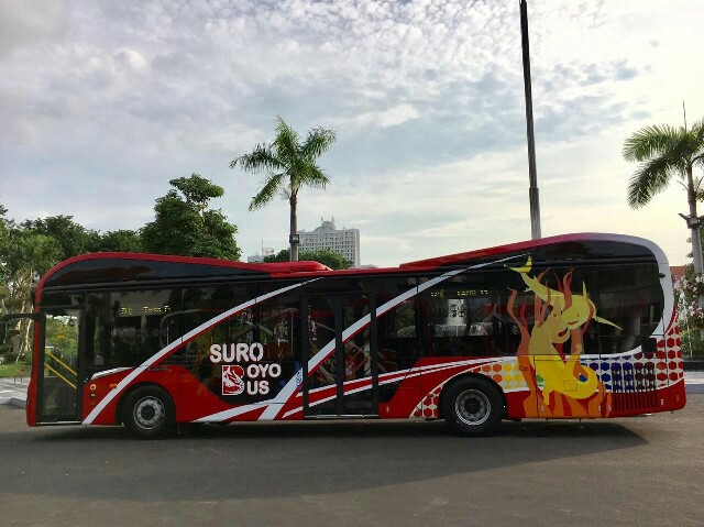 Sumbangan bus Mercedes Benz kloter kedua kepada Pemkot Surabaya sebanyak 10 unit. (foto : ist)