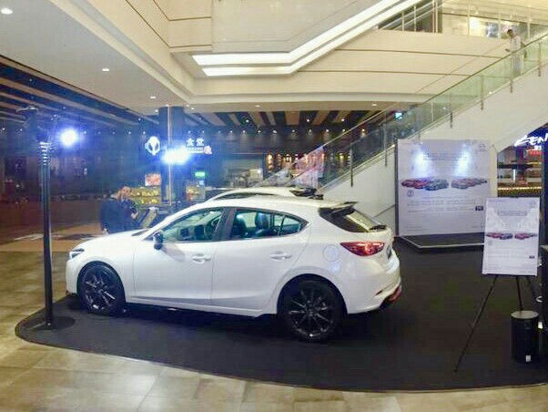 Tawaran menarik di Mazda Anniversary Exhibition ke-2 di AEON Mall BSD City. (foto : ist)