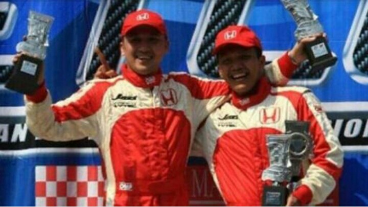 Alvin Bahar dan Rio Saputro, duet tim Honda Racing Indonesia tahun 2019. (foto : HRI)
