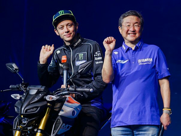 Yamaha MT-15, Valentino Rossi dan Presdir/CEO Yamaha Indonesia. (foto : ist)