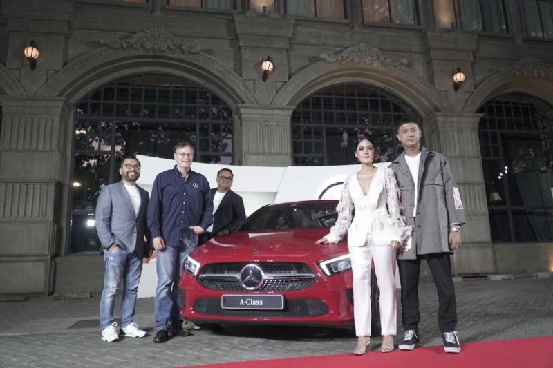 Kolaborasi Mercedes-Benz x KimoKal dalam kampanye “Just like you.” mencerminkan compact cars Mercedes-Benz yang berjiwa muda. 