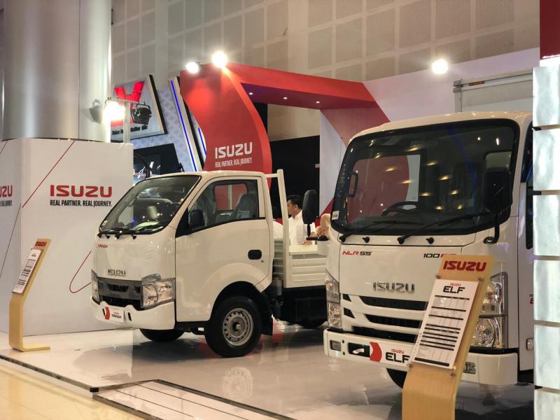 Isuzu tawarkan program sales menarik di GIIAS Surabaya 2019