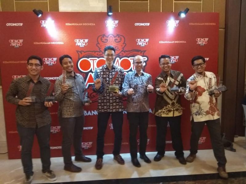 Management PT Yamaha Indonesia Motor Manufacturing (YIMM) hadir dalam seremonial Otomotif Award 2019. (anto)