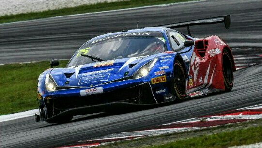 Seri pertama, Rio Haryanto masih pengenalan terhadap mobil Ferrari di sirkuit Sepang Malaysia. (foto : ist)
