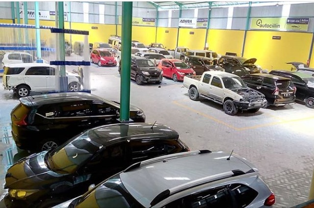 Adira Insurance sudah memiliki 17 Autocillin Garage dan 3 Mini Autocillin Garage di seluruh Indonesia. (foto: ciptaprimamobil_pku). 