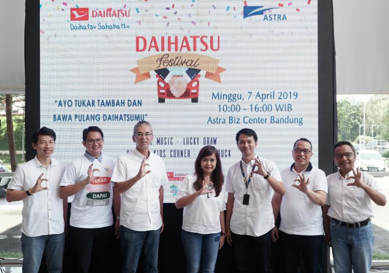 Manajemen Value Chain Partner pada program Daihatsu tukar tambah di Bandung. (foto : ist)
