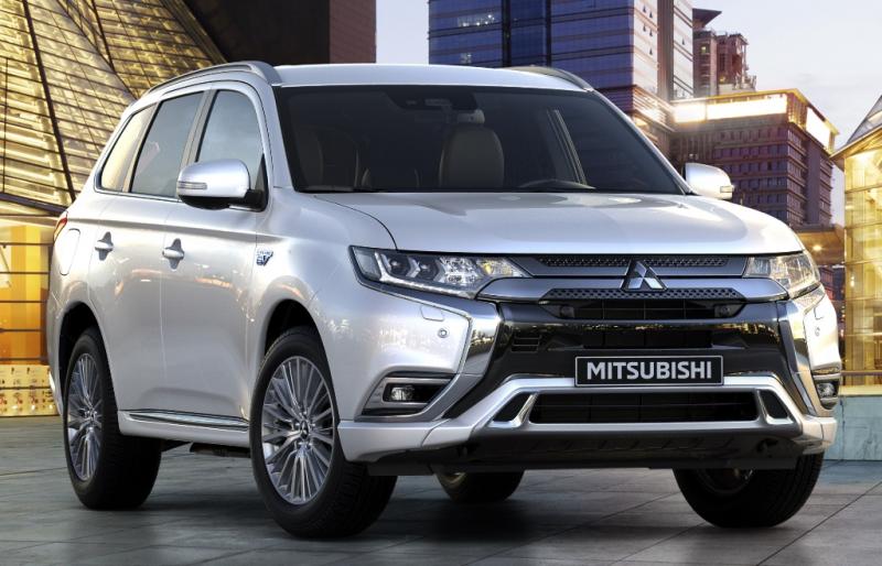 Mitsubishi Outlander PHEV, jadi SUV Hybrid tersukses di dunia