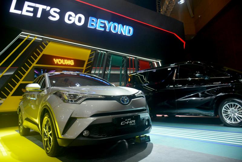 CHR Hybrid menjadi maskot dari 13 line up mobil hybrid zone booth Toyota. (foto : tam) 