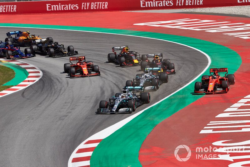 Manuver Vettel memudahkan Lewis Hamilton dalam mengambil posisi pertama di F1 GP Spanyol (ist)