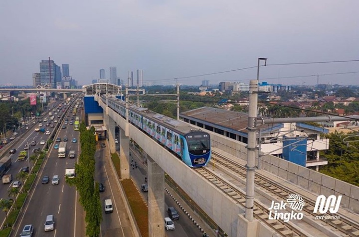 PT MRT Jakarta masih akan secara intensif mengevaluasi perkembangan situasi di setiap kawasan stasiun MRT Jakarta. (mrtjakarta) 