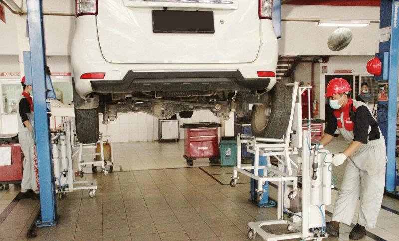 Pemilik mobil dapat mempercayakan kendaraannya ke bengkel resmi Daihatsu terdekat agar pengecekan kendaraan lebih maksimal karena ditangani oleh mekanik handal Daihatsu. 