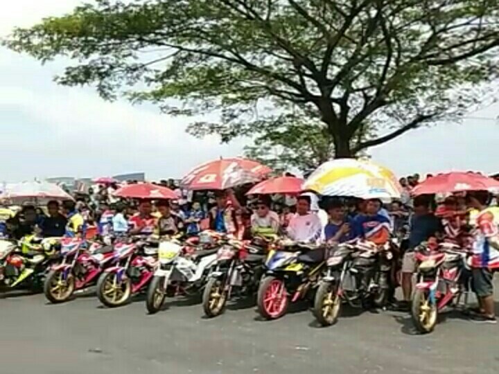 Kejurnas Motoprix Region A Sumatera di Medan berlangsung semarak. (foto : eddy) 