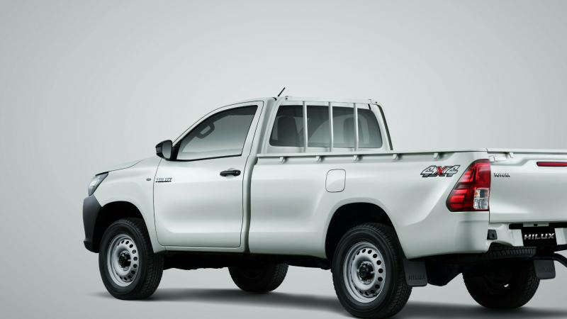 Toyota New Hilux Single Cabin Diesel siap mengisi pasar mobil komersial di Indonesia. (foto : tam) 