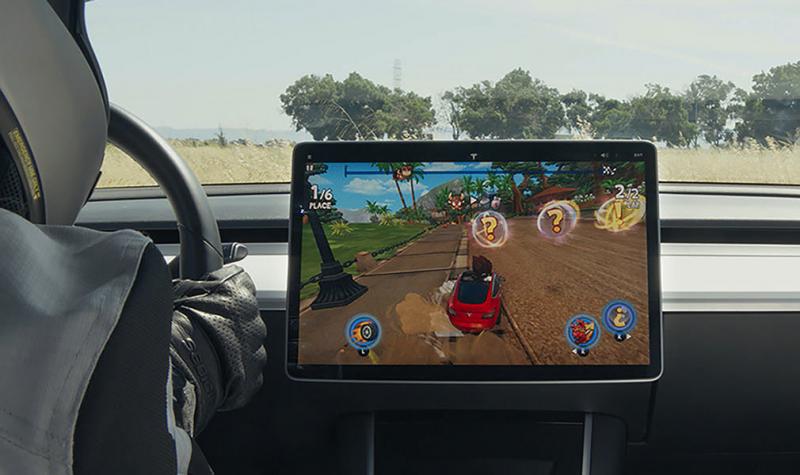 Mobil Tesla kini bisa dinikmati sebagai console game (ist)