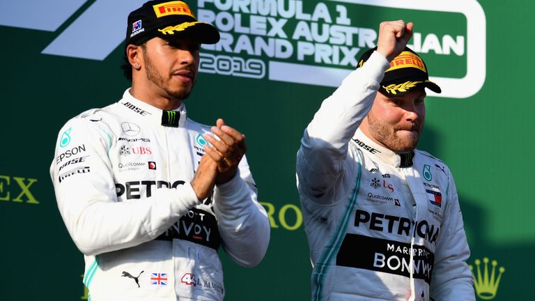 Lewis Hamilton dan Valtteri Bottas, joki Mercedes yang menguasai F1 musim 2019. (Foto: skysports)