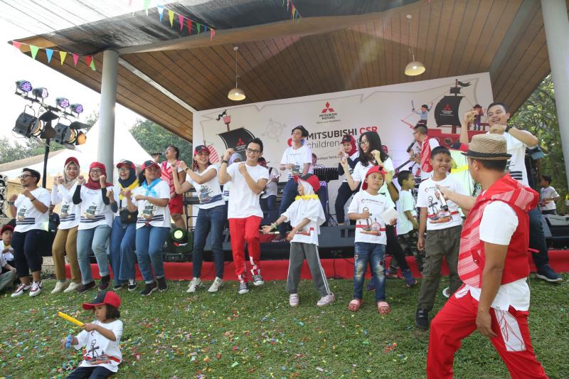 Aksi grup Project Pop hadirkan keceriaan pada Mitsubishi CSR Children Program