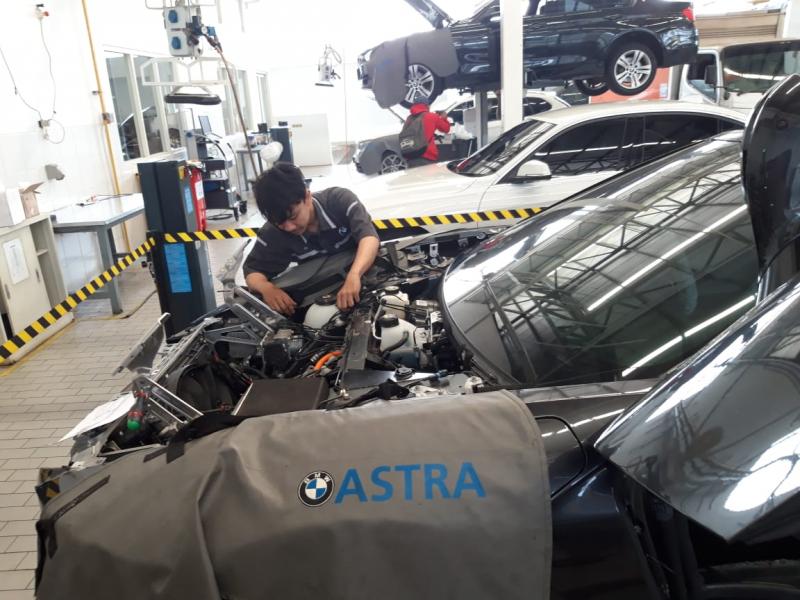 BMW Astra luncurkan layanan Joy Experience dimana konsumen boleh terlibat langsung dalam proses perbaikan kendaraan BMW miliknya