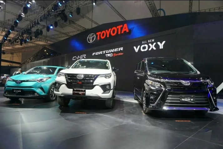 Booth Toyota akan mendisplay puluhan kendaraan termasuk elektrikal. 