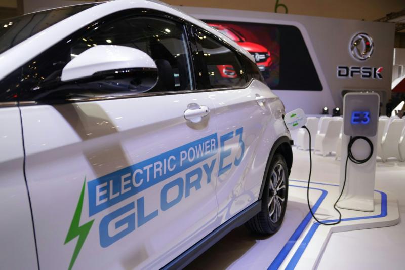 Mobil listrik DFSK Glory E3 yang diperkenalkan di booth DFSK GIIAS 2019