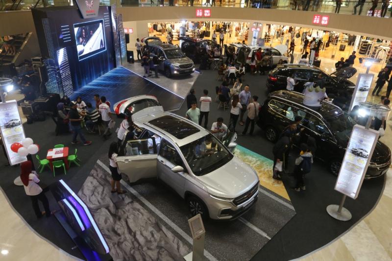 Varian Terbaru Smart Technology SUV Wuling Hadir di Surabaya